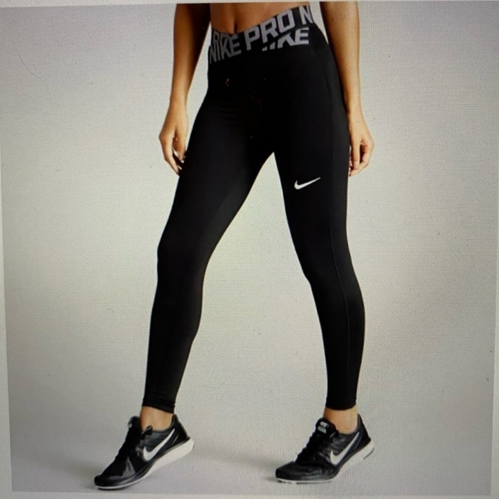 Nike Pro Intertwist Leggings